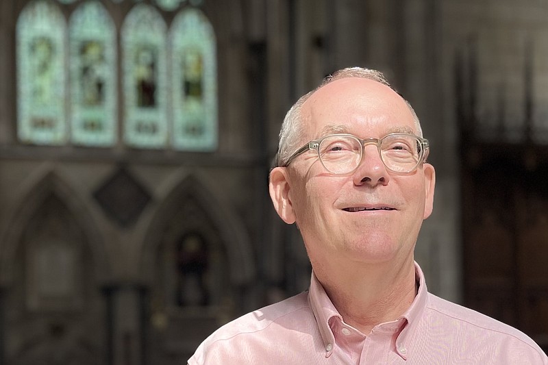 The Rev. Russell Snapp, an Arkansas native and retired Episcopal priest, attended Anglican services in London last week. Churches have kept their doors open and many are displaying portraits of Queen Elizabeth, while giving visitors the opportunity to sign condolence books.
(Arkansas Democrat-Gazette/Frank E. Lockwood)