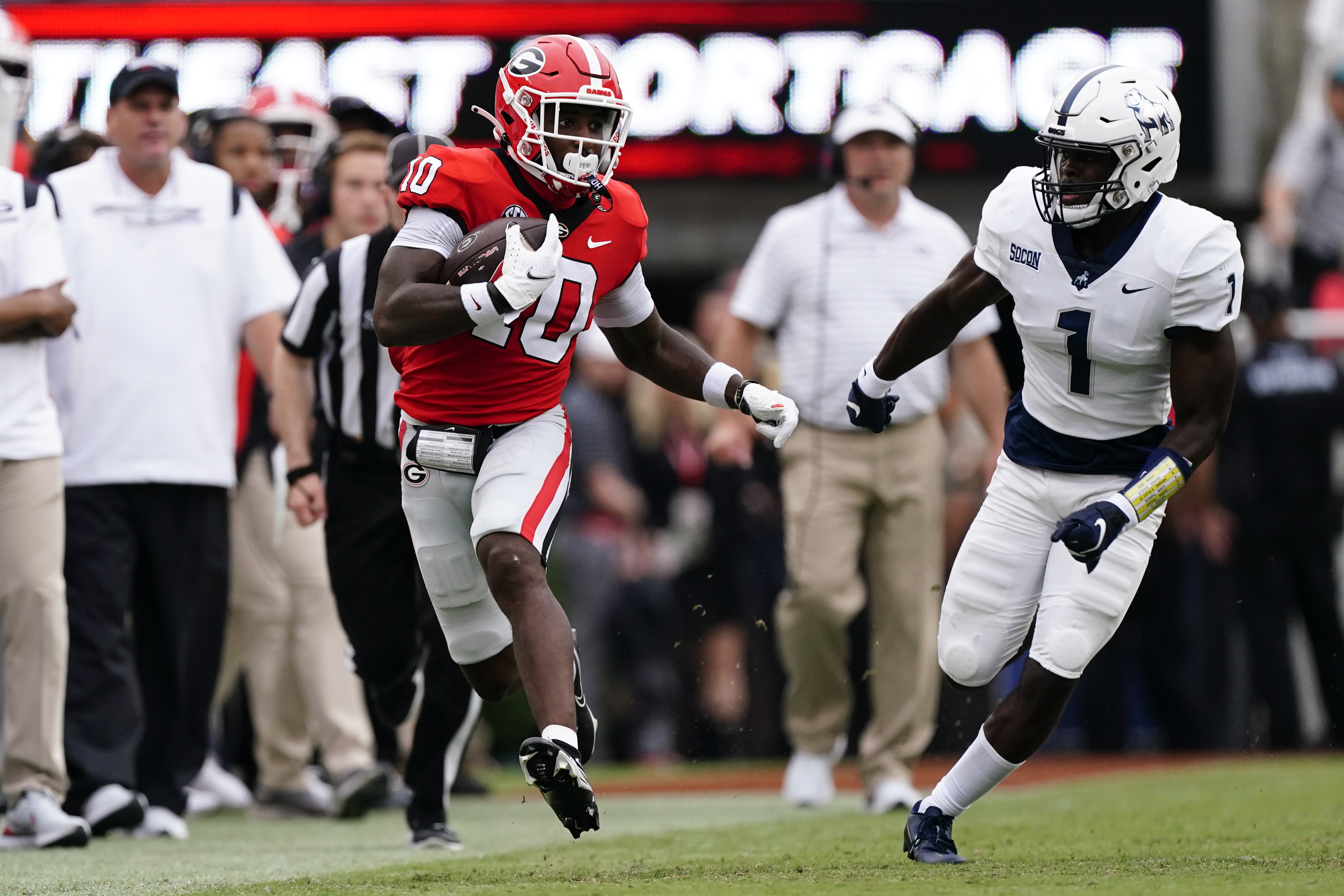 Georgia reclaims No. 1 spot in AP Top 25; More SEC takeover - Vimarsana News