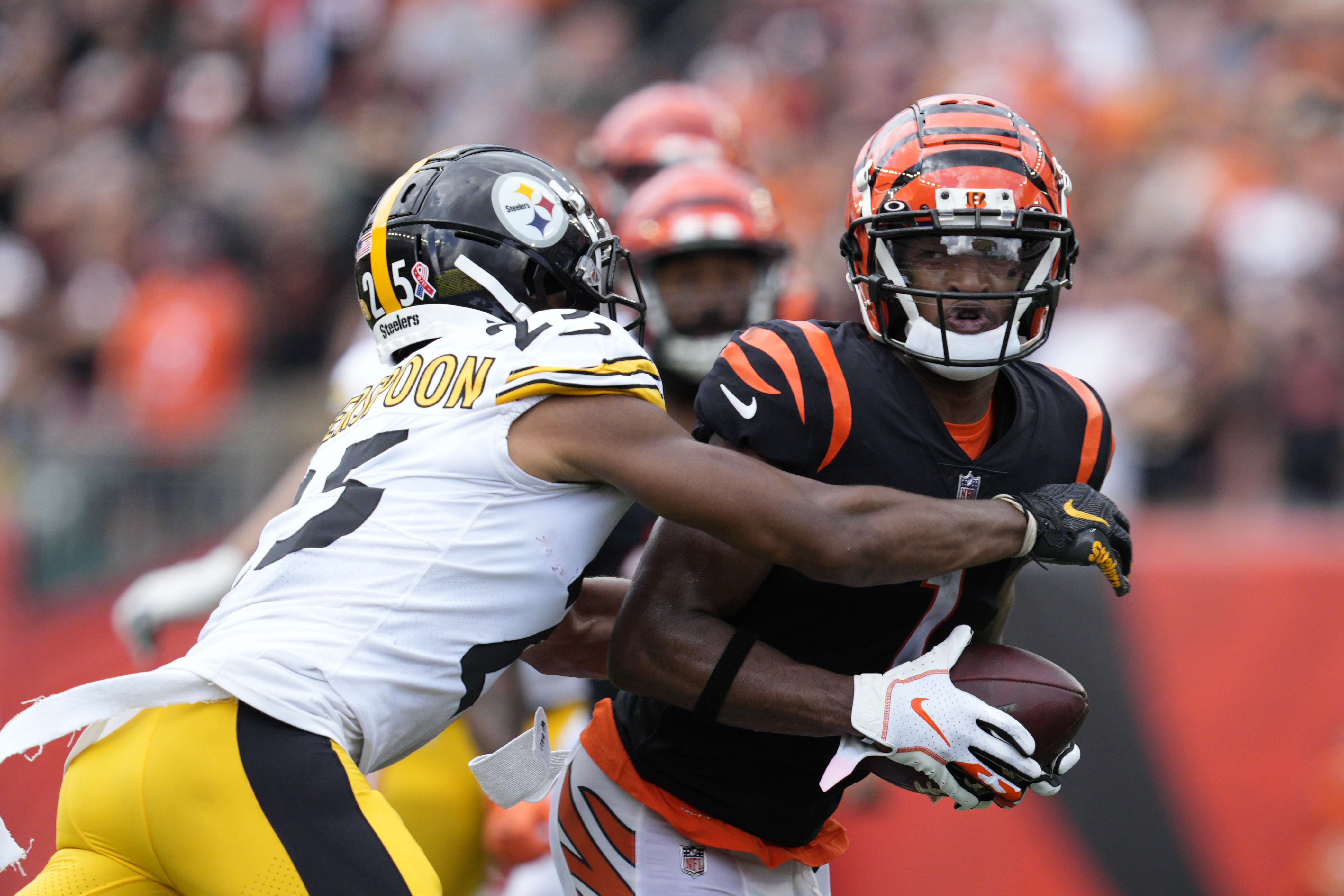 Bengals WR A.J. Green signs franchise tag tender Friday, July 17