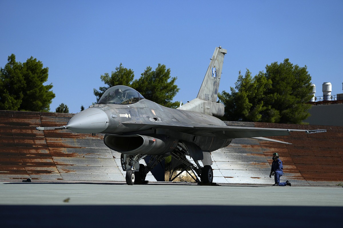 Greece acquires first 2 of 83 updated F-16s