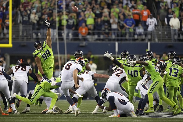 American Express Tackles NFL With Seattle Seahawks Sponsorship Deal