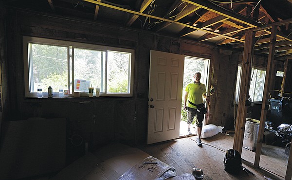Pandemic, labor shortage keep North Carolina hurricane victims in limbo many years later - Vimarsana News