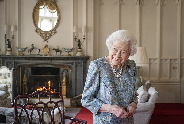 Morton bio of Queen Elizabeth II due in November Morton bio of Queen Elizabeth II due in November