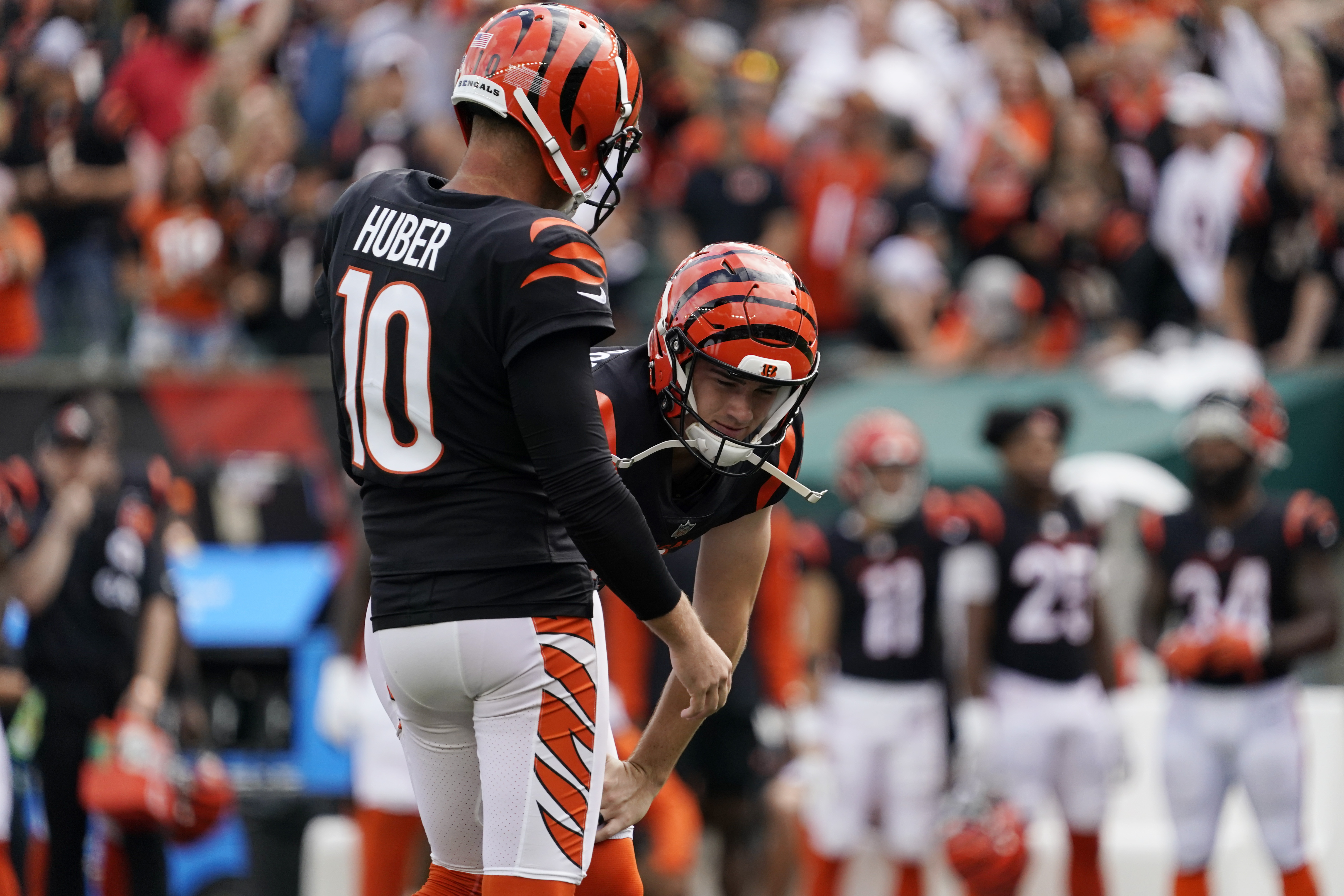 McPherson's 33-yard kick in OT lifts Bengals over Vikings