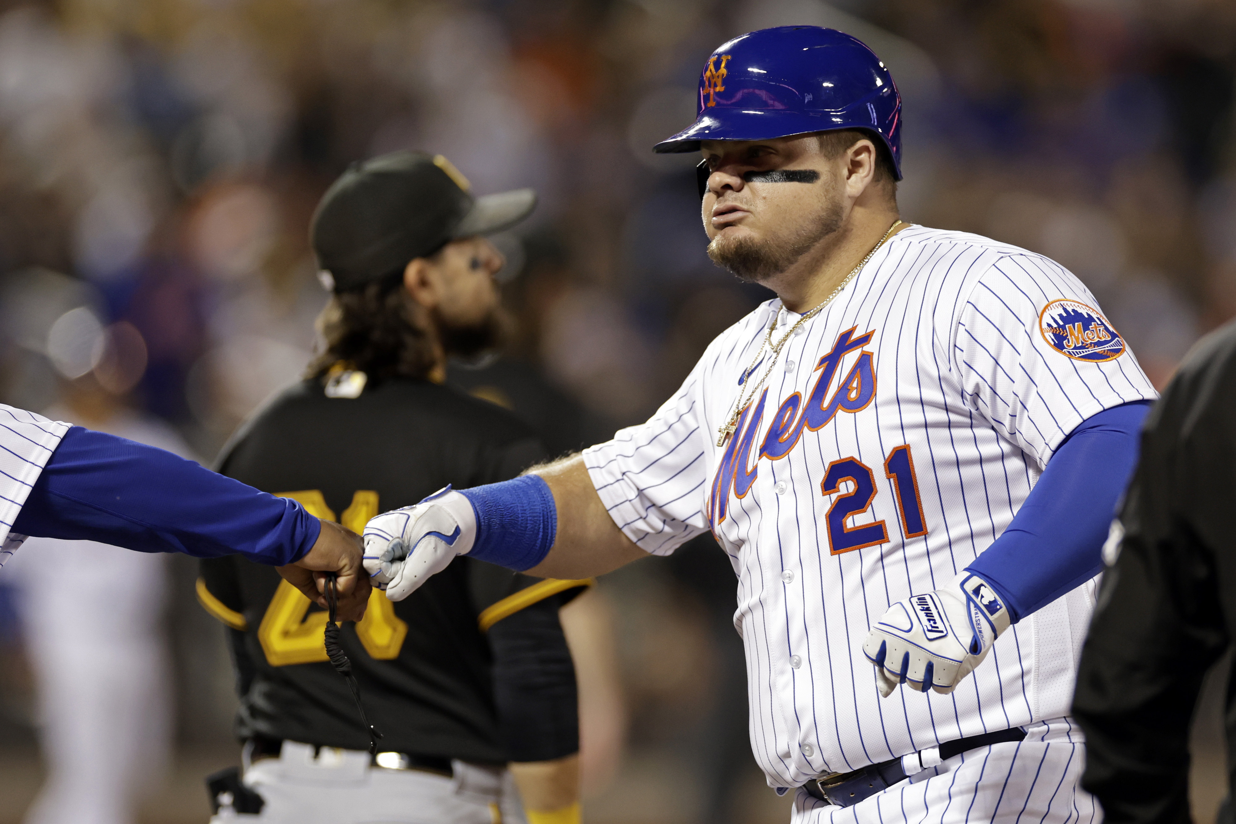 Vogelbach's 3-run double helps Mets beat Reds, who lose ground in