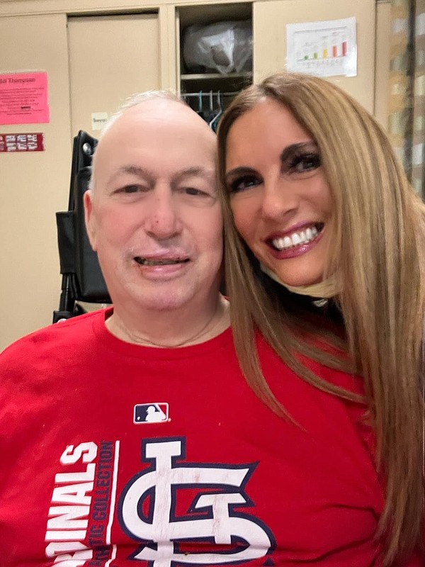 Linn woman honors late father at Cardinals game - Vimarsana News