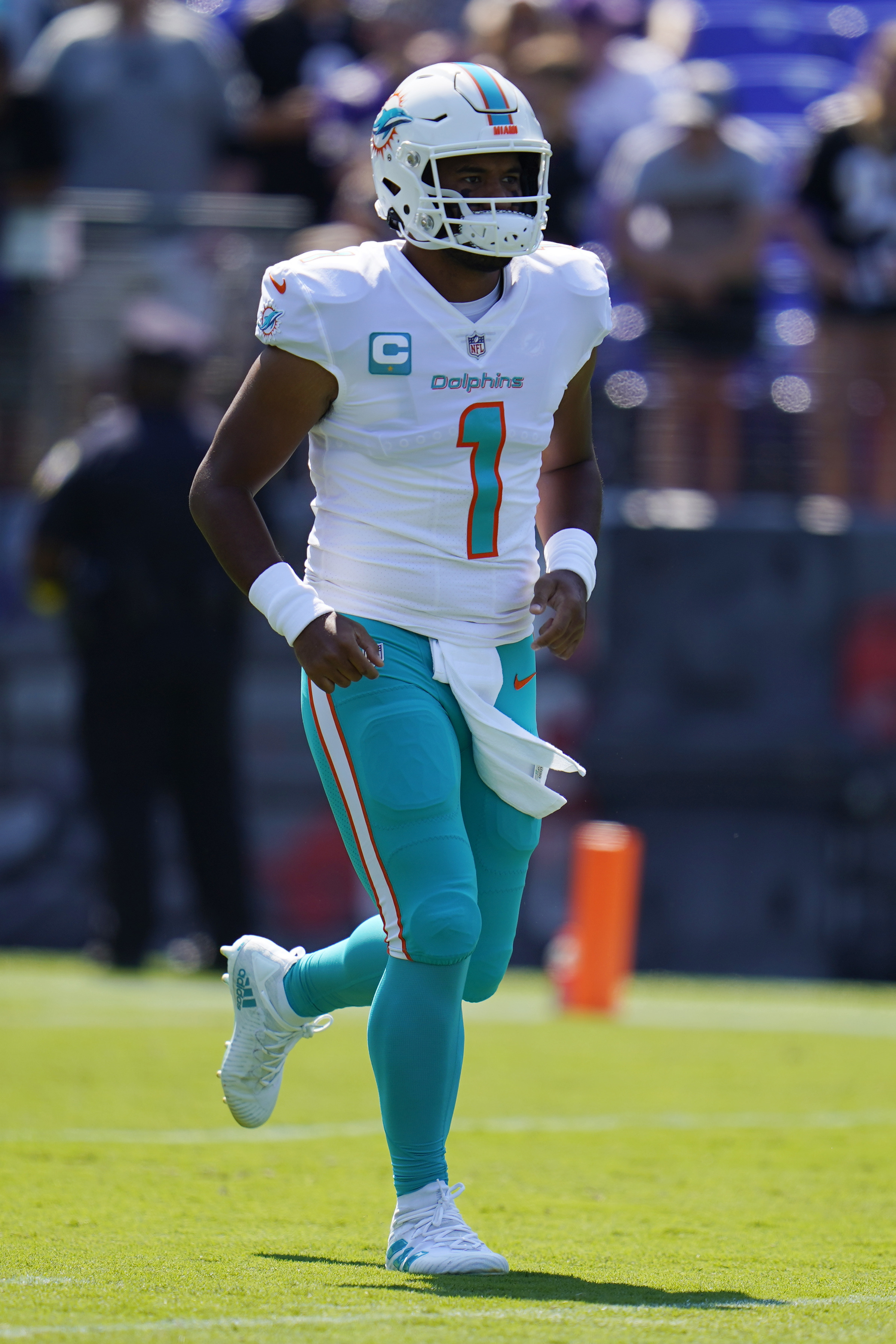 Tagovailoa, Dolphins rally from 21 down to beat Ravens 42-38