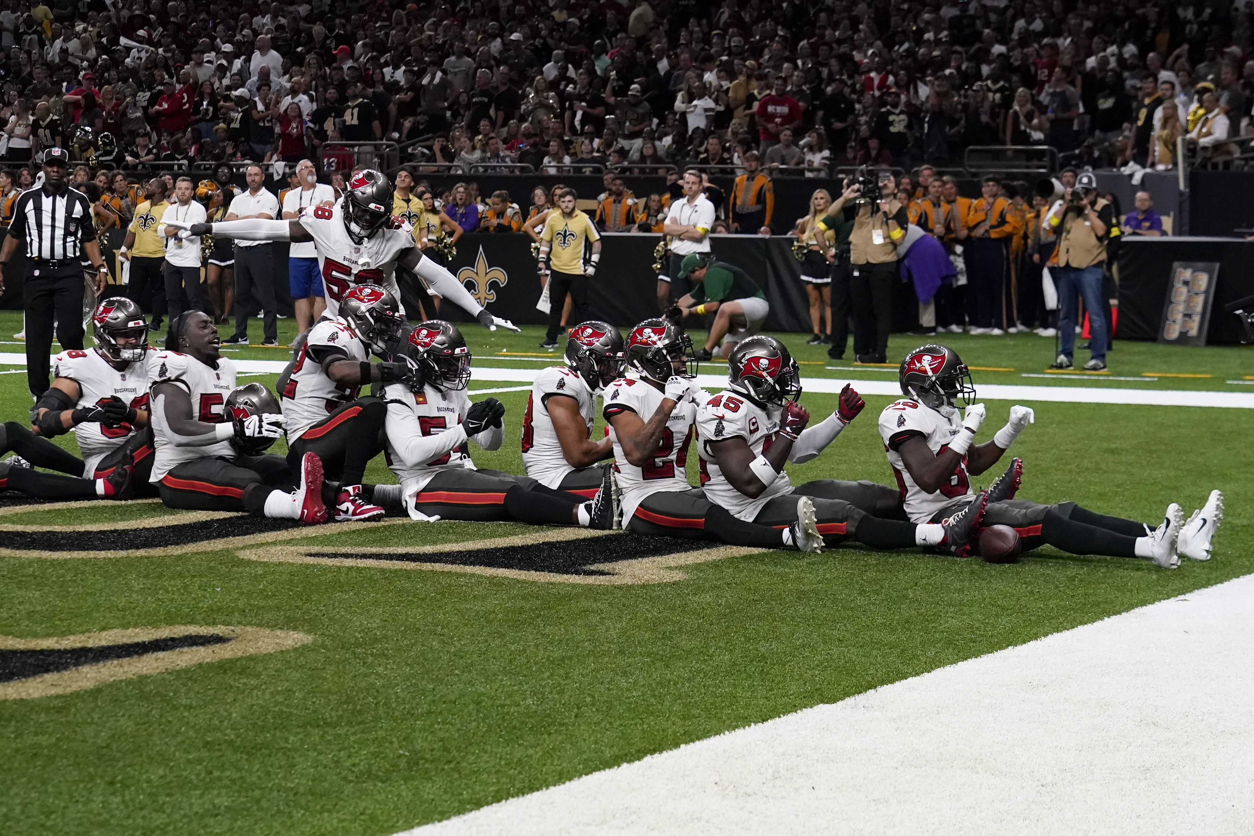 Tempers flare in Tampa Bay's victory