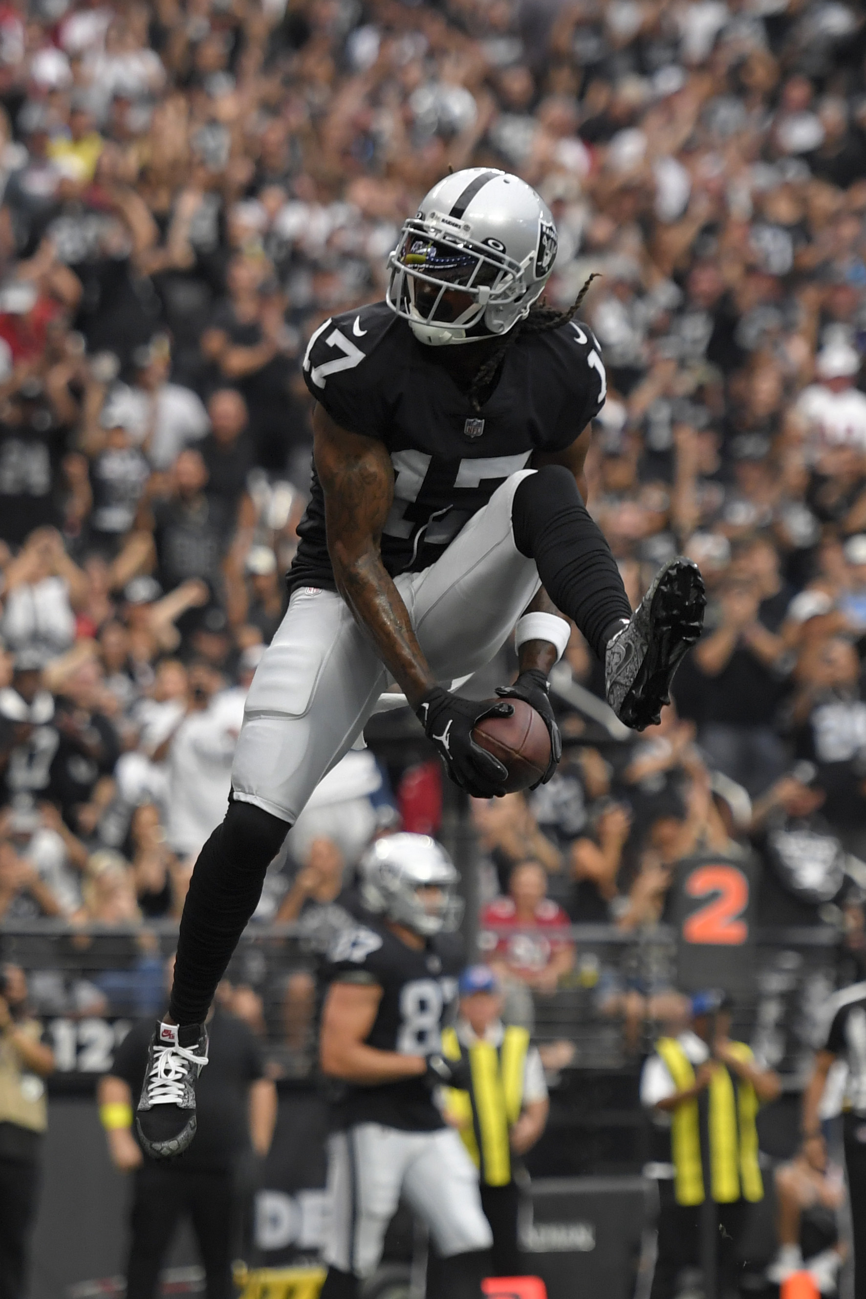 Cardinals' scoop-and-score stuns Raiders in overtime