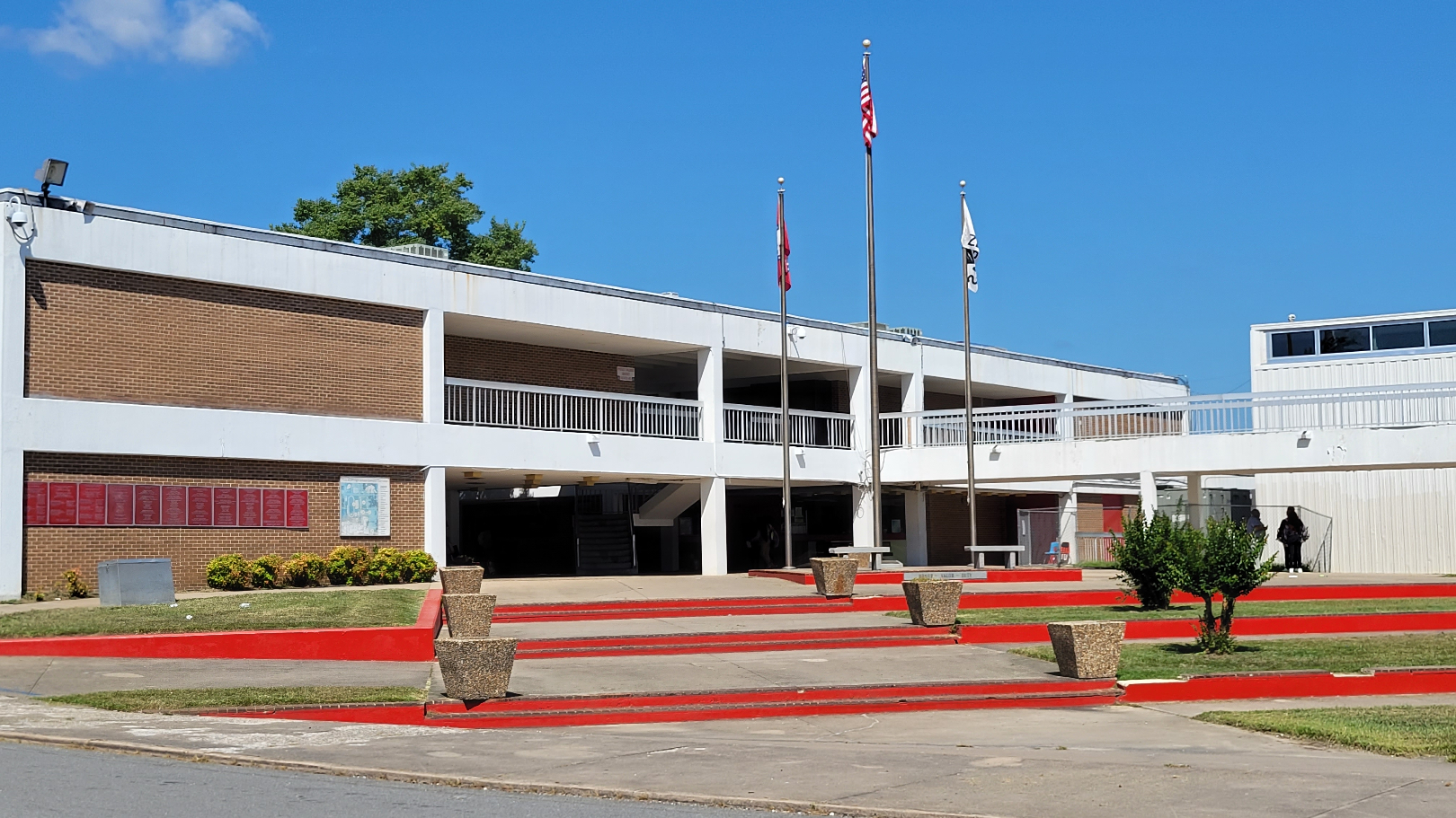 School resumes in Pine Bluff, Watson Chapel districts after threats