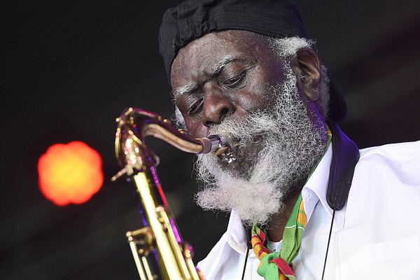 Legendary saxophonist dies at 81 - Vimarsana News