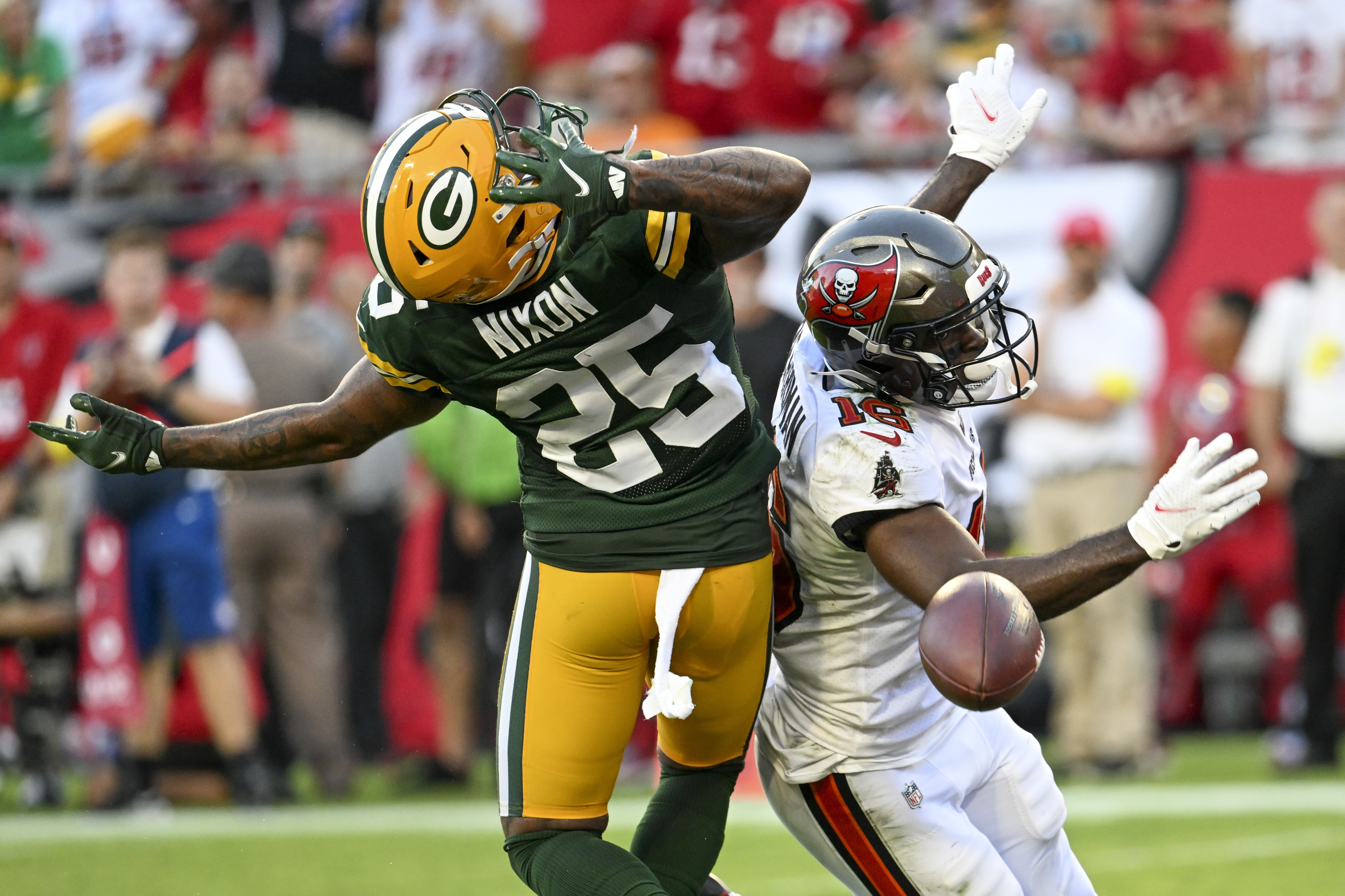 Bucs rally late but fall to Packers after failed two-point conversion