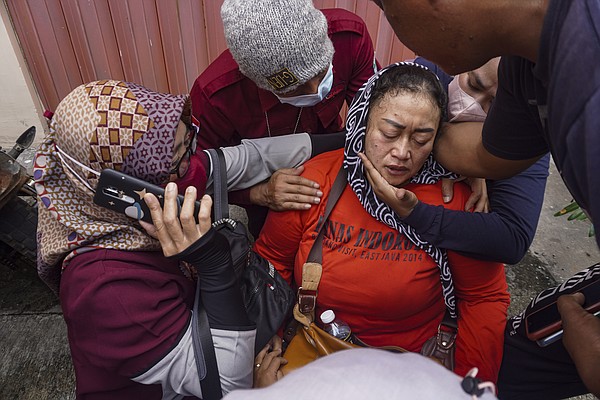 125 die as tear gas triggers crush at Indonesia soccer match - Vimarsana News