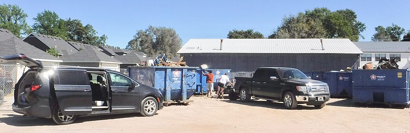 Successful fall cleanup helps beautify Gravette | Westside Eagle Observer