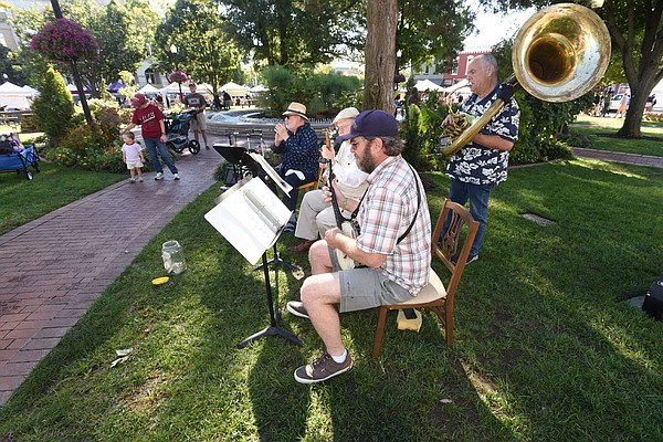 Downtown Bentonville marks 20 years - Vimarsana News