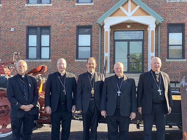 Five bishops visit St. Martin Church on St. Francis of Assisi's feastday - Vimarsana News
