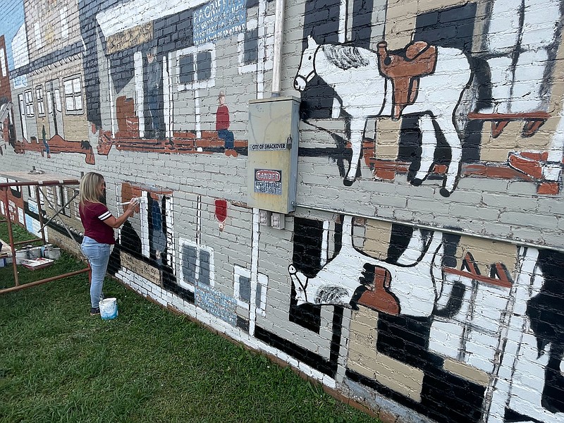 Smackover man seeking community's help to raise fund for mural