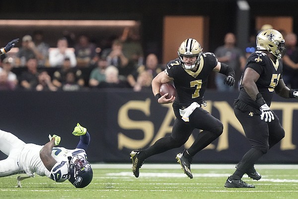 Seattle Seahawks fall 39-32 to New Orleans Saints, Taysom Hill 