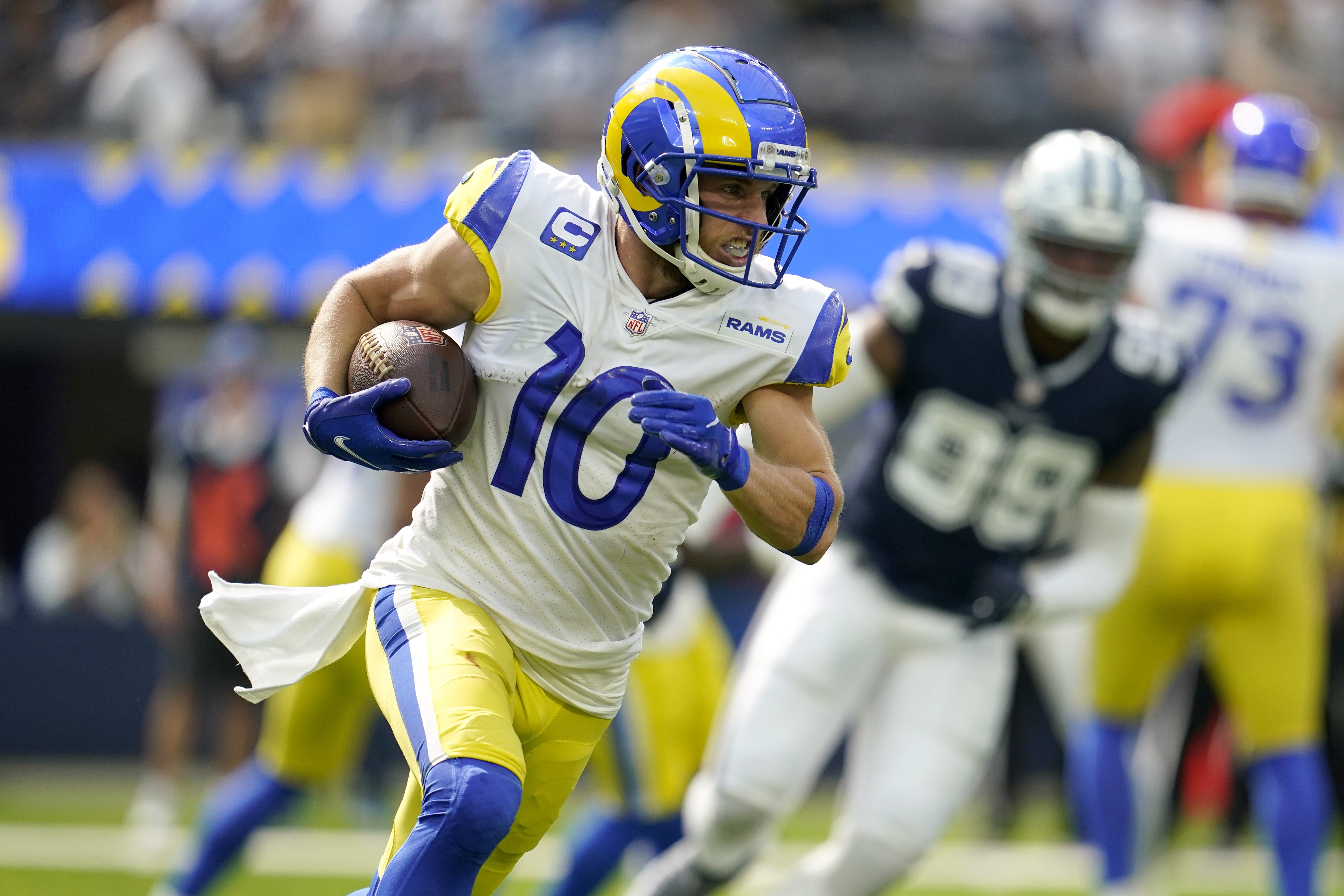 Los Angeles Rams fans tailgate before an NFL football game against the  Dallas Cowboys, Sunday, Oct. 9, 2022, in Inglewood, Calif. (AP Photo/Marcio  Jose Sanchez Stock Photo - Alamy