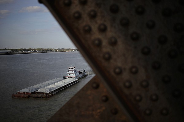 Low tributaries choking Mississippi barge traffic - Vimarsana News