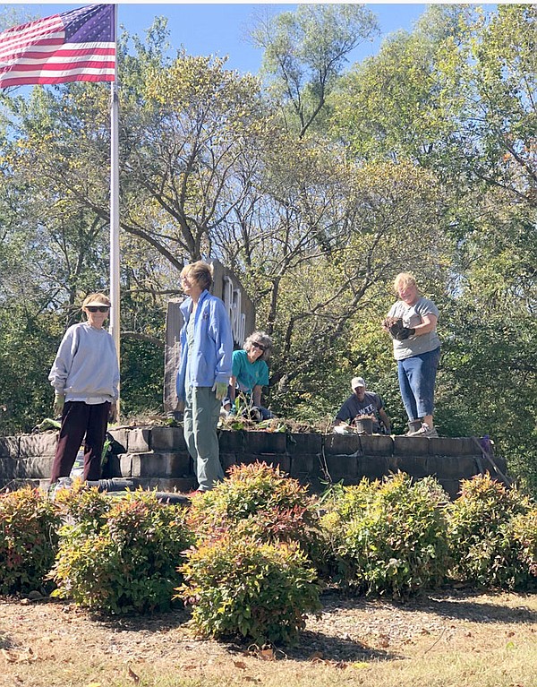 Club news: Civil War, hikers, Andante, Master Gardeners - Vimarsana News