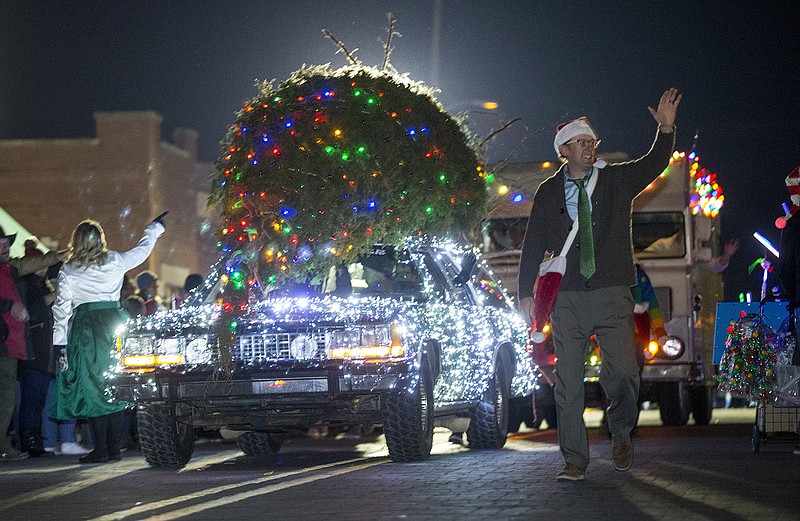 Planned for Dec. 2, Rogers Christmas parade to be organized by Rotary