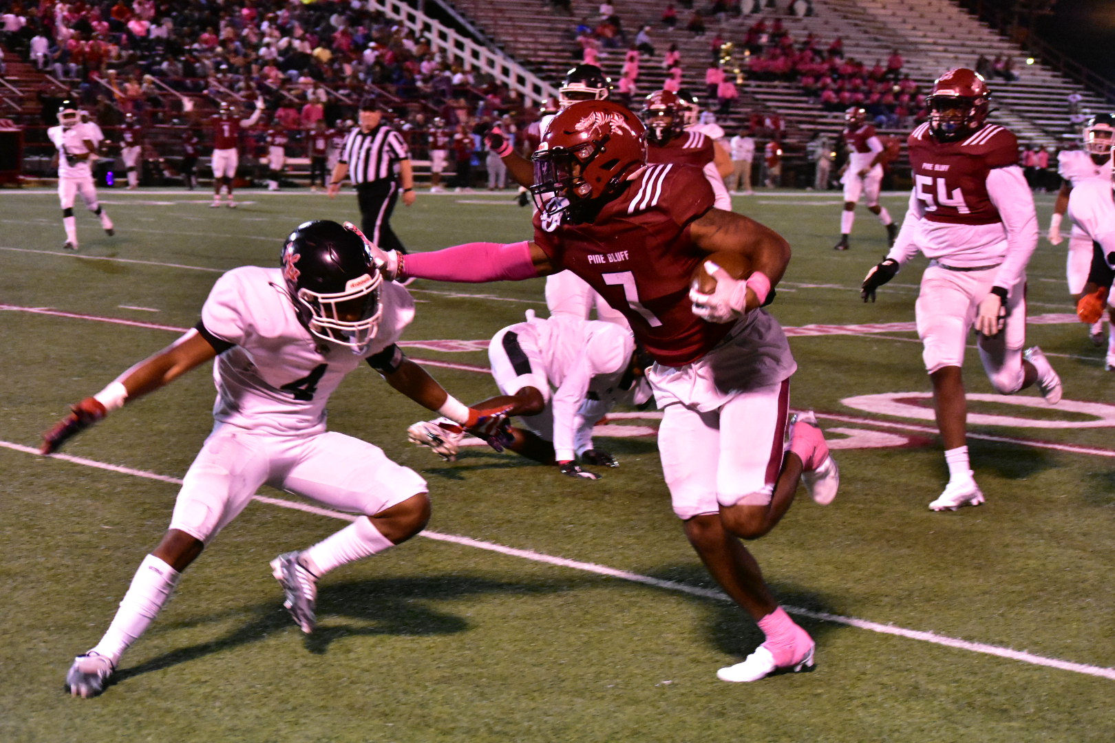 Pine Bluff defeats White Hall 32-16