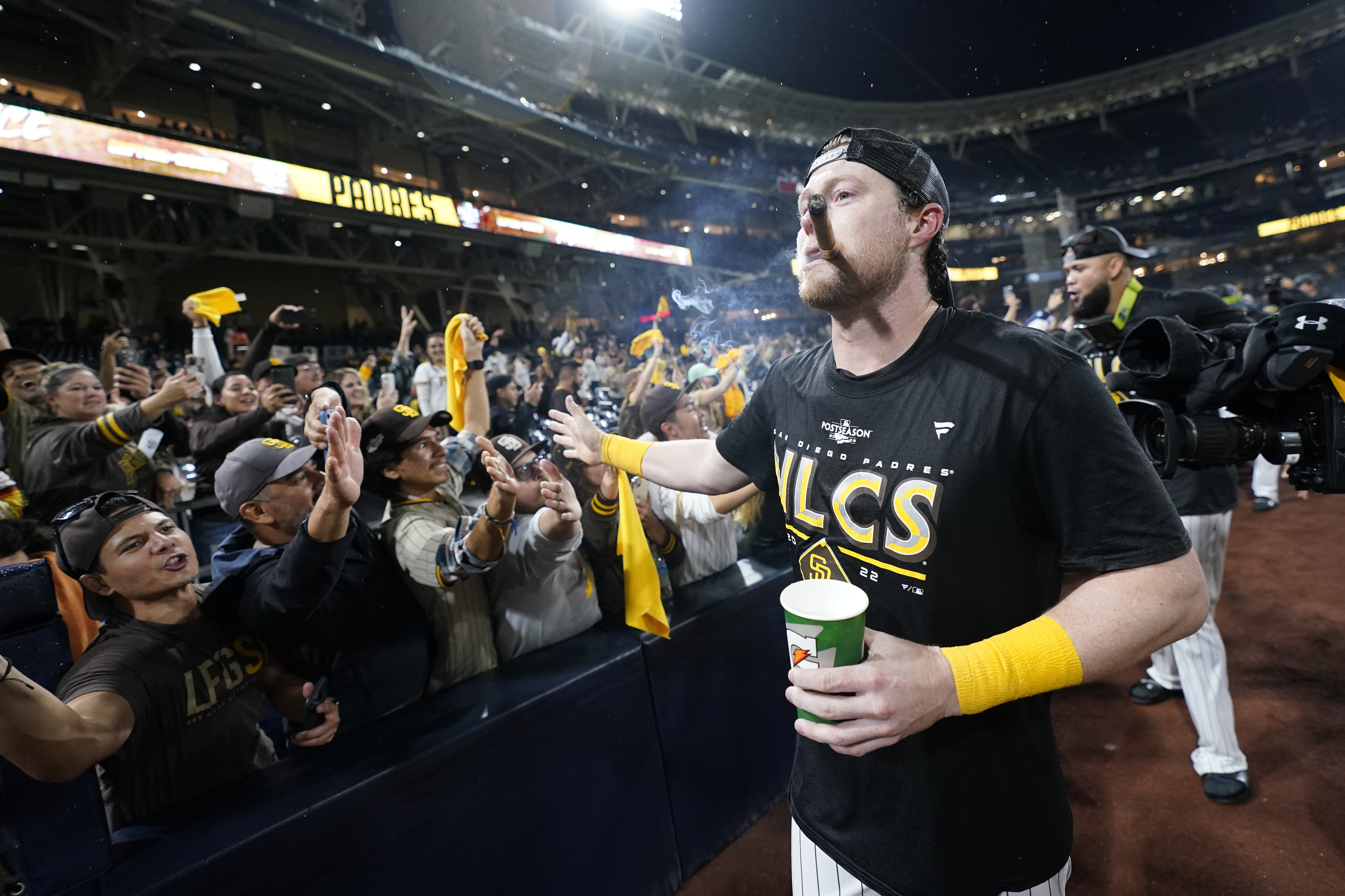 Los Angeles Dodgers fans thrilled after team sweeps the San Diego