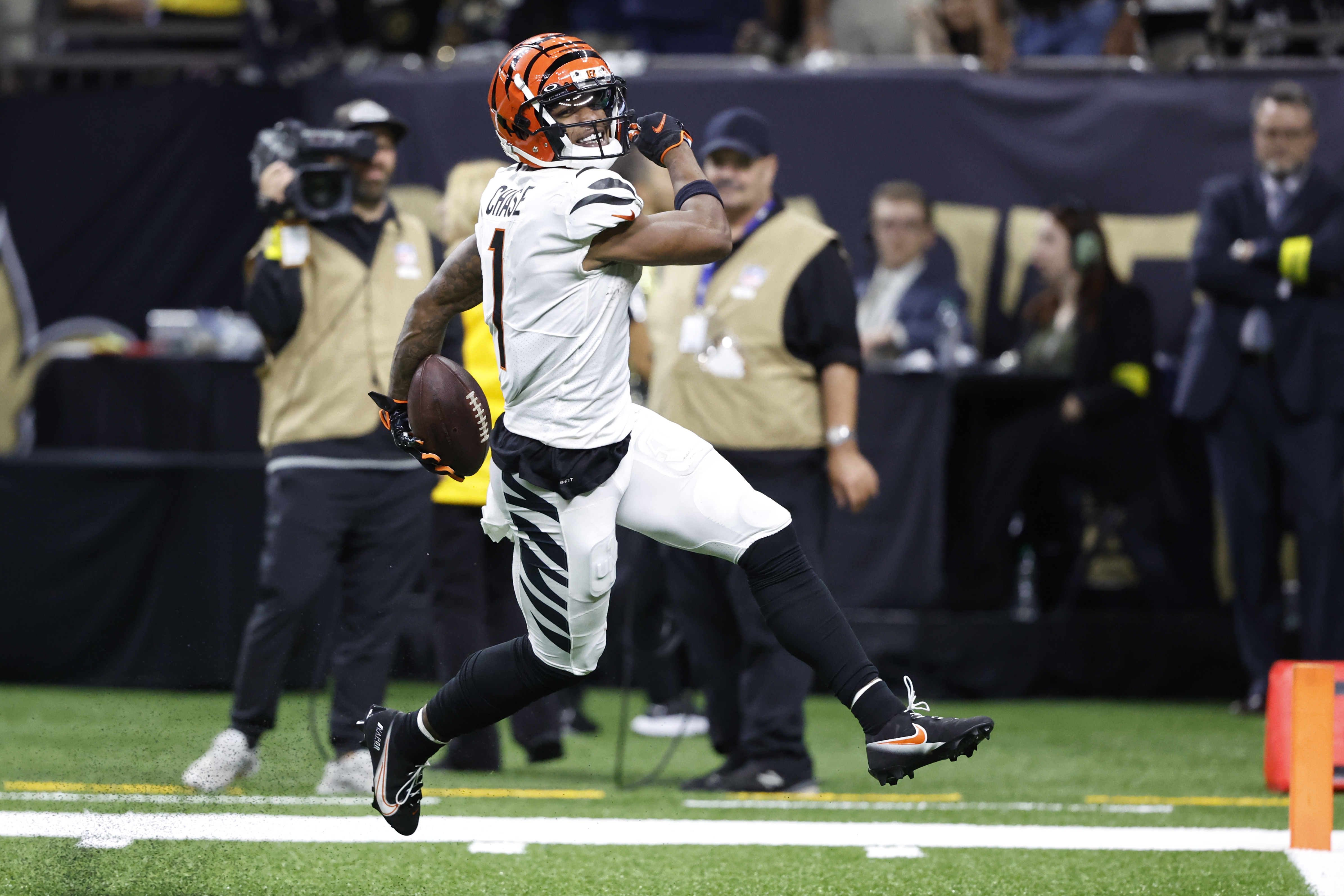 Bengals finally chase down Saints