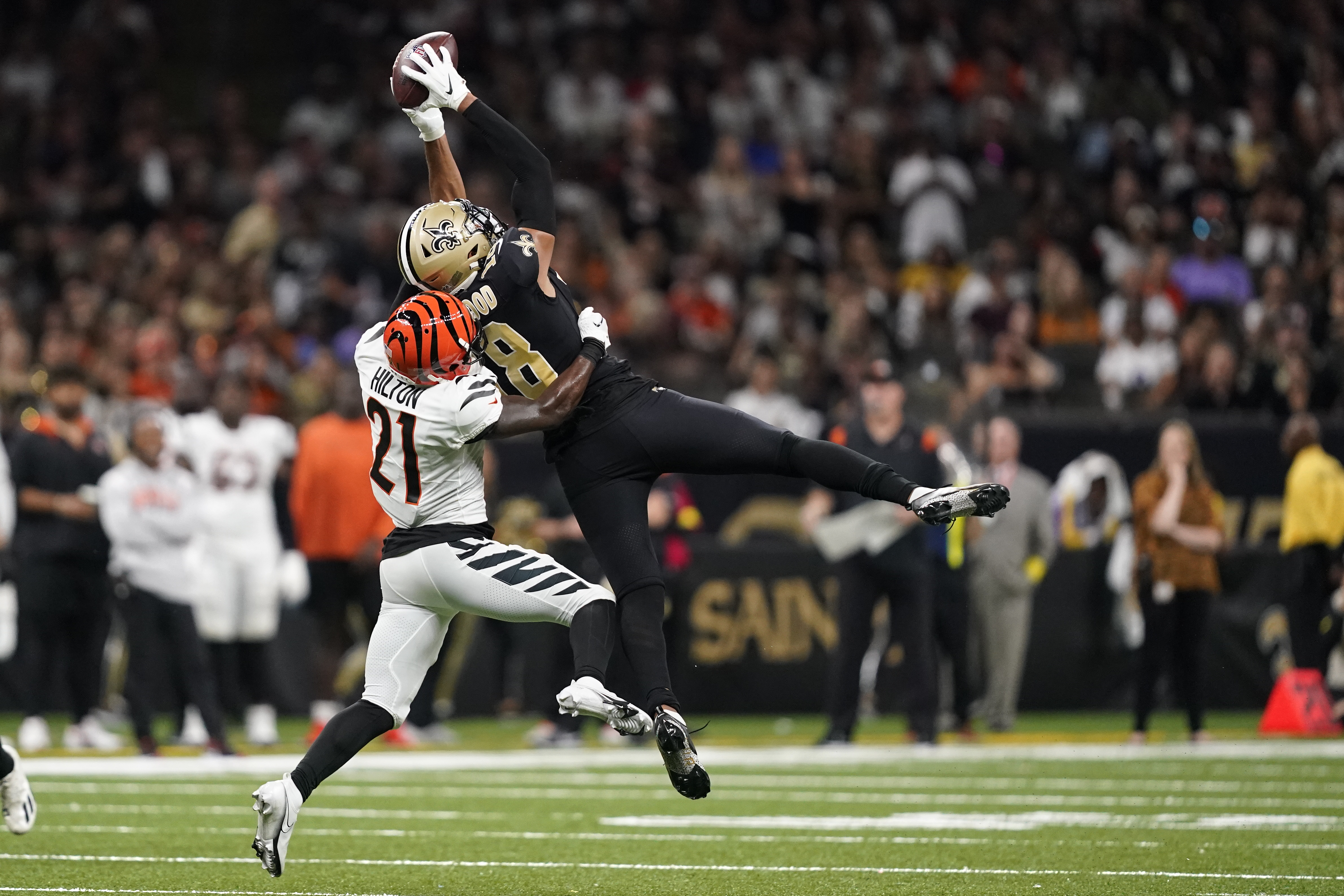 Cincinnati Bengals wide receiver Ja'Marr Chase (1) runs the ball during an  NFL football game against the New Orleans Saints, Sunday, Oct. 16, 2022, in  New Orleans. (AP Photo/Tyler Kaufman Stock Photo 