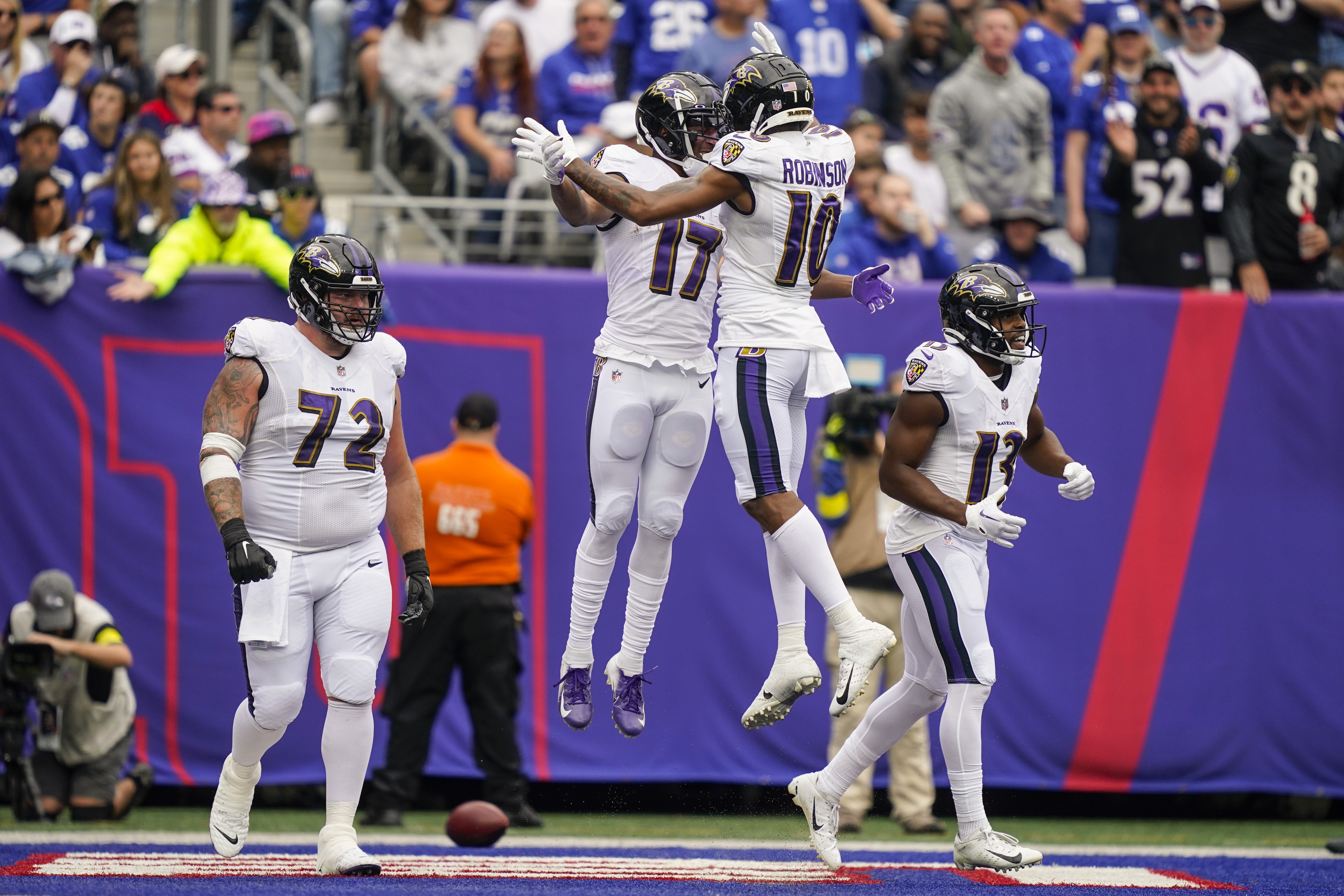 Giants force two late turnovers to ground Ravens