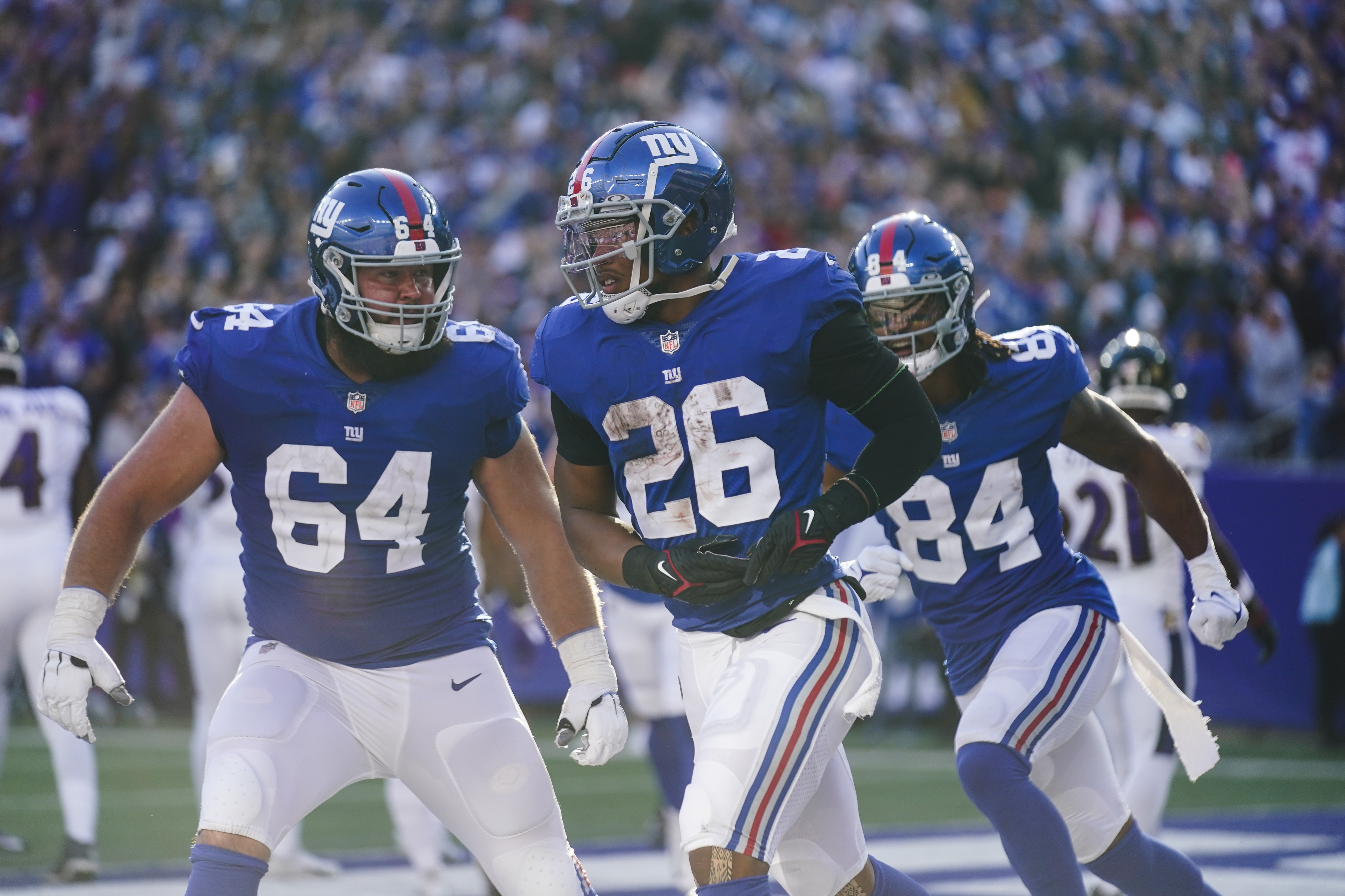 Giants force 2 late turnovers, beat Ravens on Barkley plunge