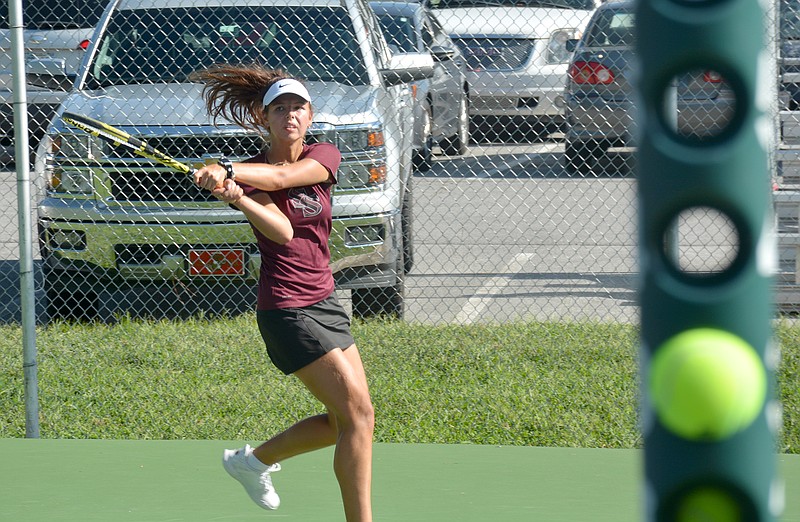 Graham Thomas/Herald-Leader
Siloam Springs senior Olha Los, seen here against Mountain Home in an earlier match this season, won the Class 5A state tennis championship in girls' singles on Oct. 11 in Hot Springs.