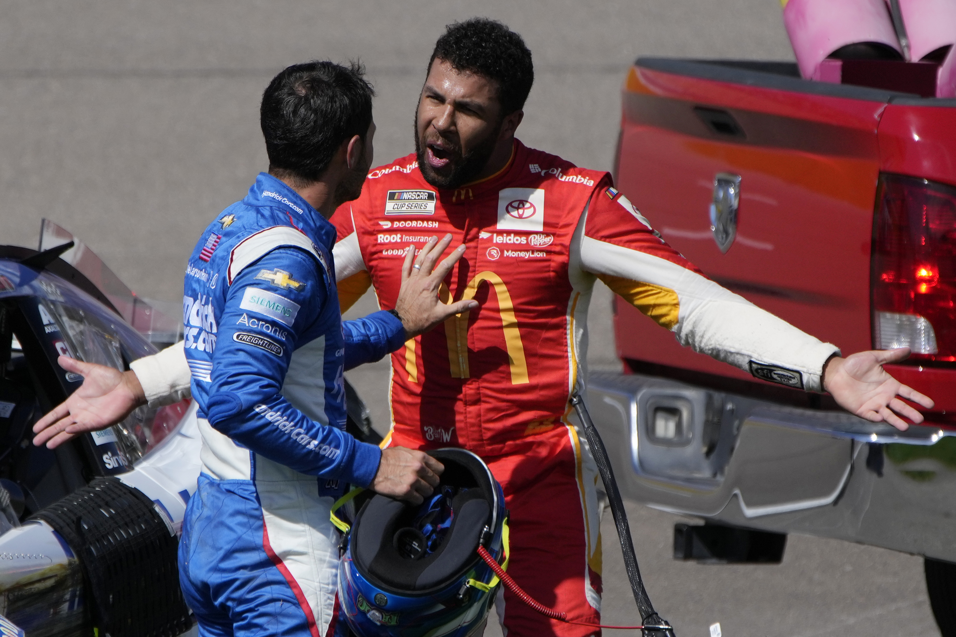 Wallace ignored his own mantra in Larson conflict - Vimarsana News