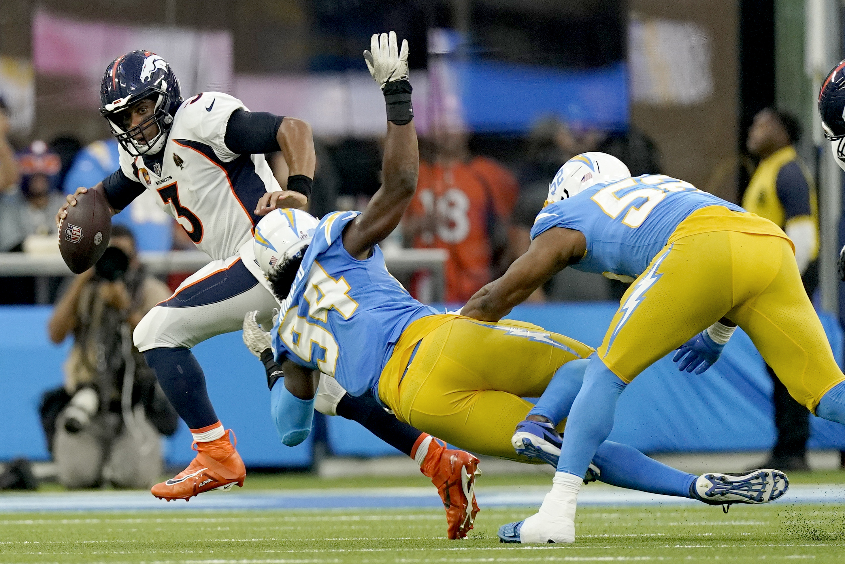 NFL on X: FINAL: @Broncos defeat the Chargers in Week 12