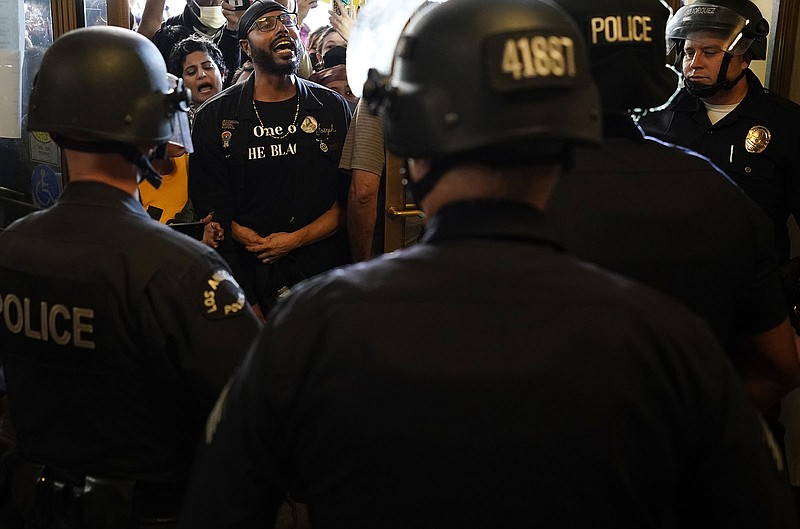 New La Council Leader Sworn In Amid Protests 3971