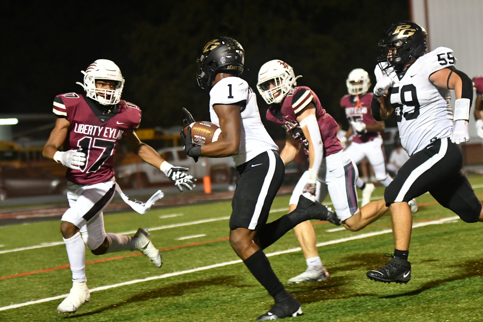 Pleasant Grove beats Liberty-Eylau to take over second place, 42-15 - Vimarsana News