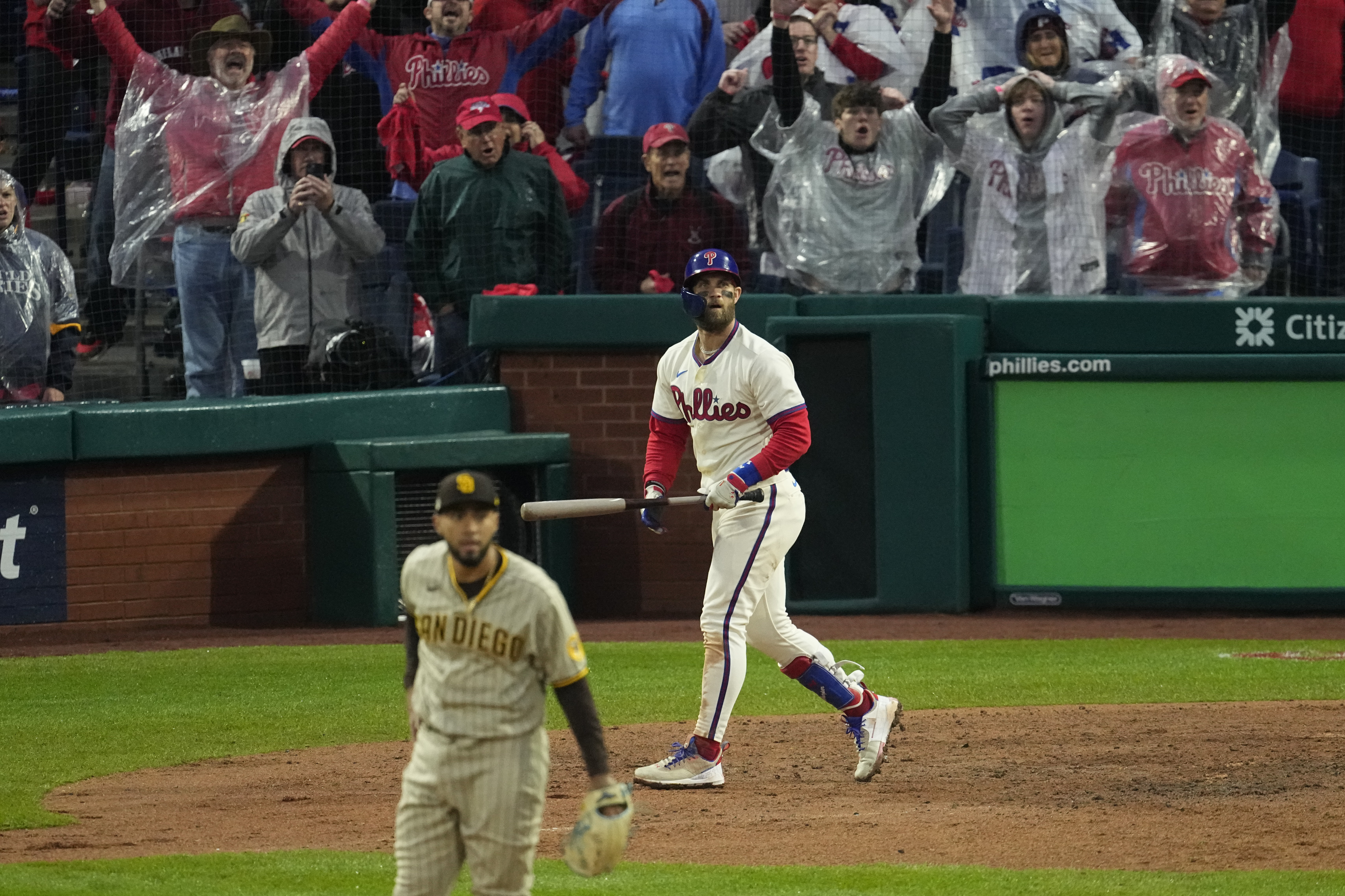 Bryce Harper slugs 2 more homers as Phillies pound Braves 10-2 in Game 3 of  NL Division Series –