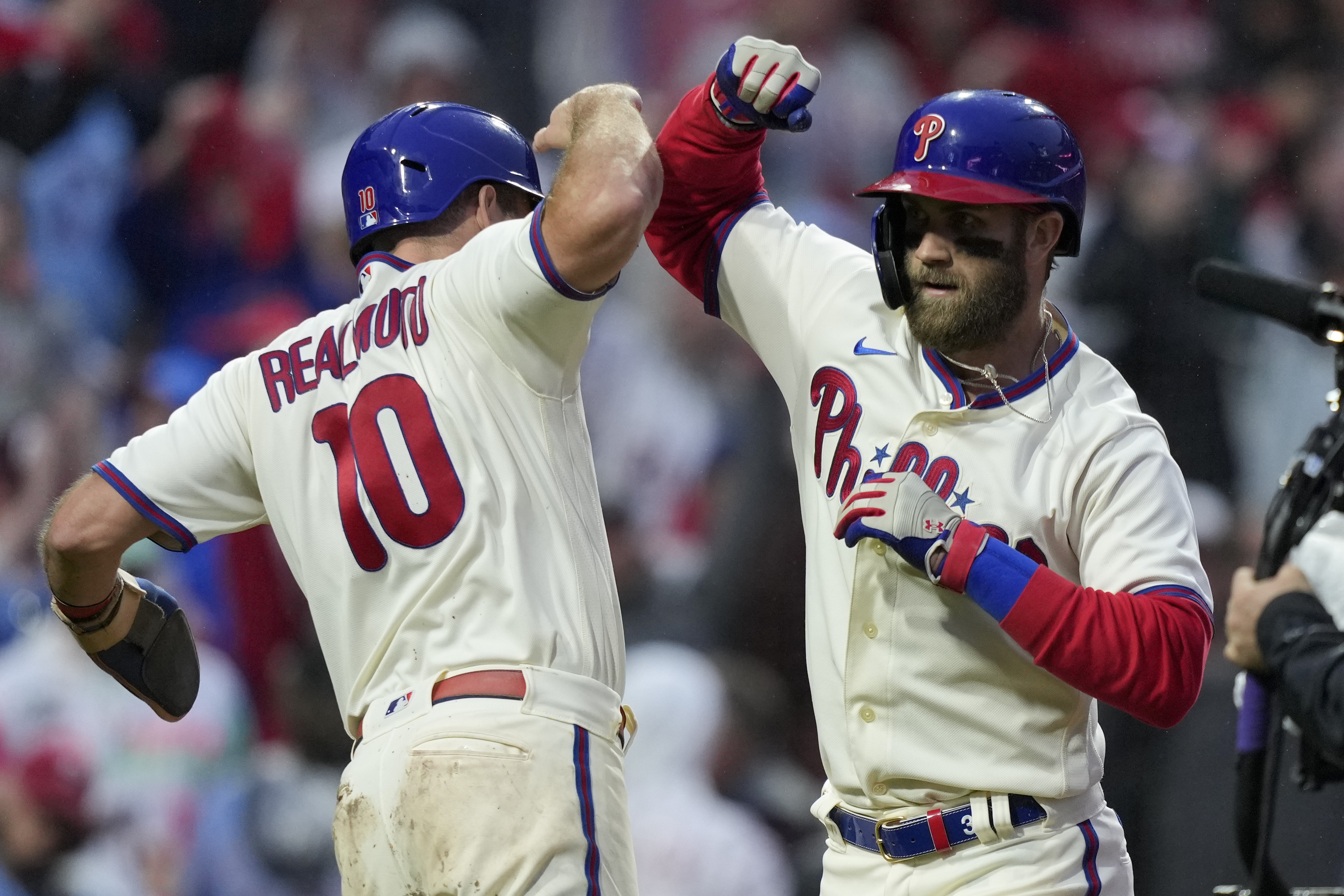 Bryce Harper belts 300th homer in Phillies' loss to Angels