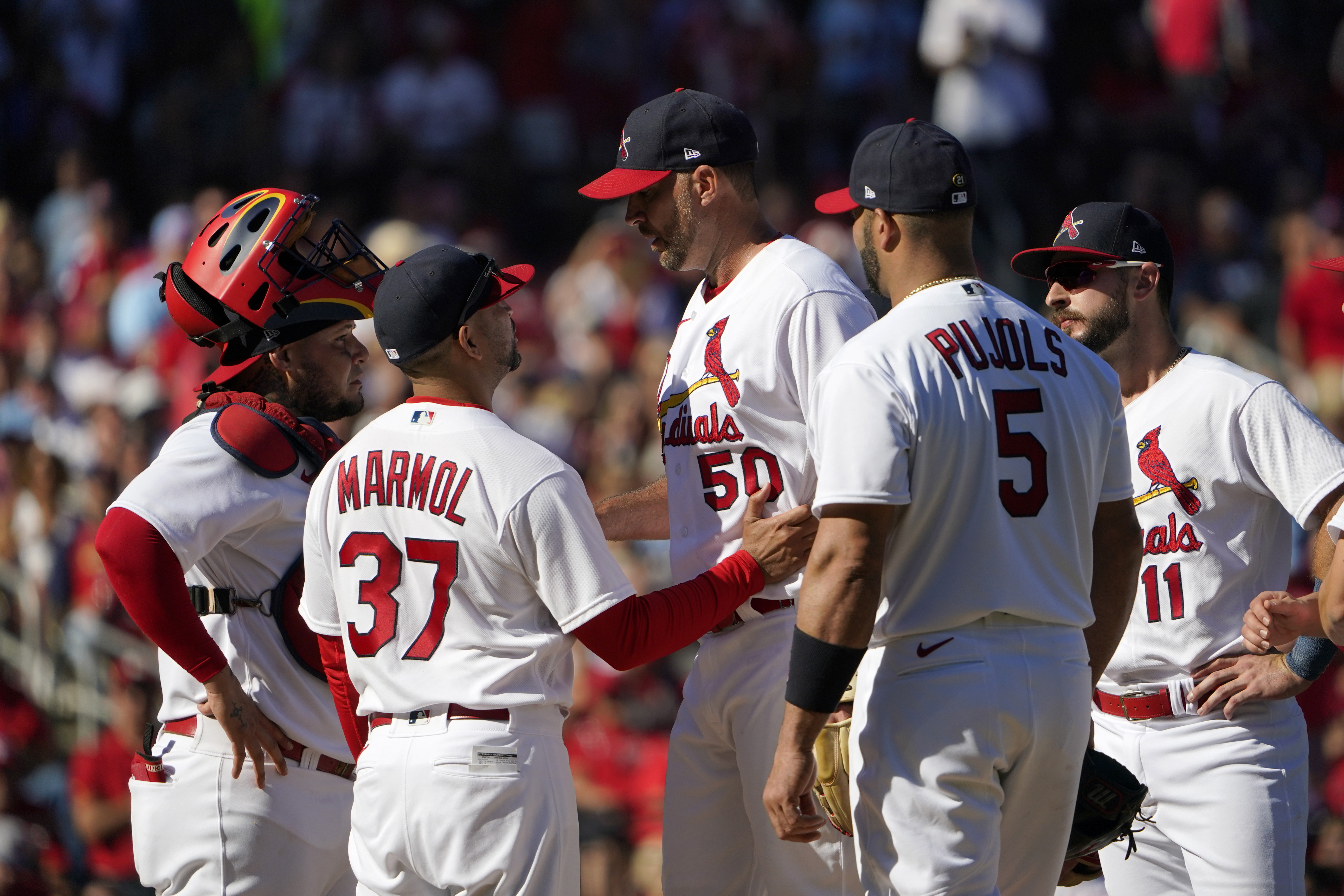 Cardinals honor Pujols, Molina and Wainwright on opening day