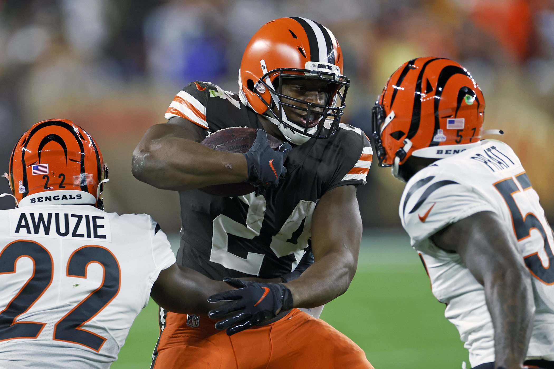 Chubb runs for 2 scores as Browns blast Bengals