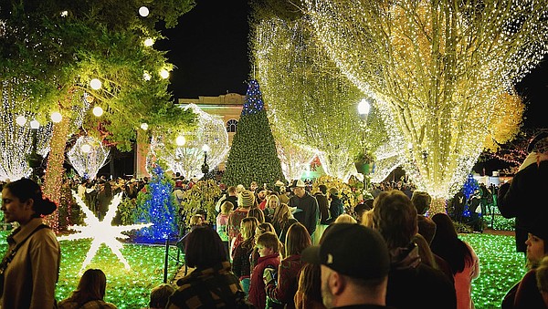 Holiday celebrations start Nov. 18 in Fayetteville, Nov. 19 in Bentonville - Vimarsana News