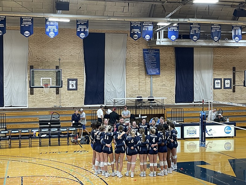 westminster-volleyball-beats-spalding-in-electric-five-set-sliac