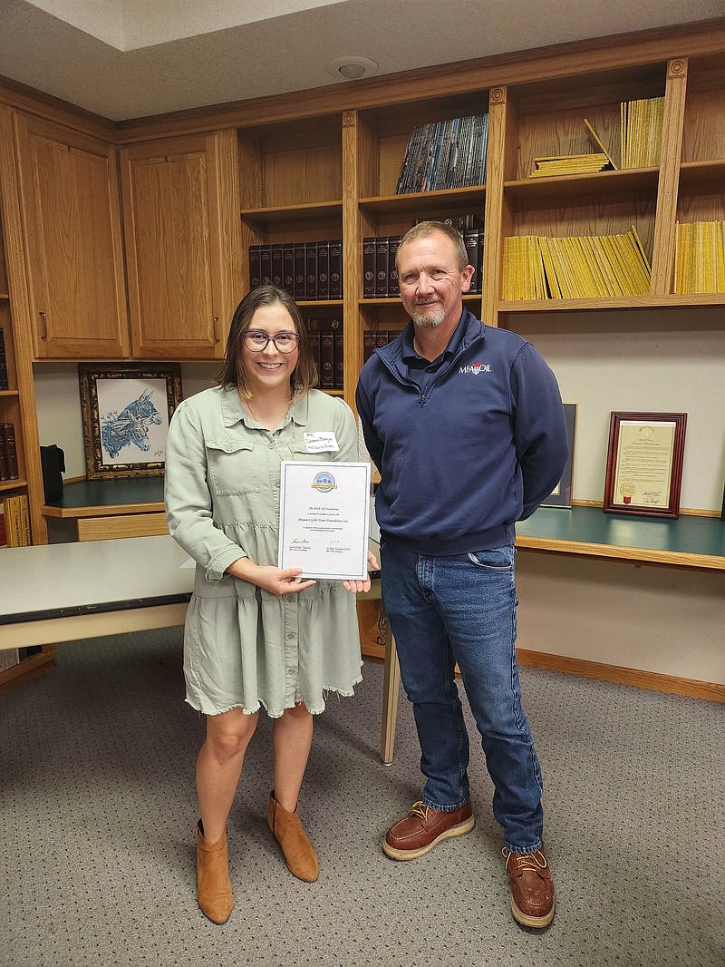 Rochelle Eiselt/Fulton Sun
Missouri Girls Town was awarded a grant by the MFA Oil Foundation Thursday to assist with purchasing four rocking chairs, a safety bed, and safety mattress.