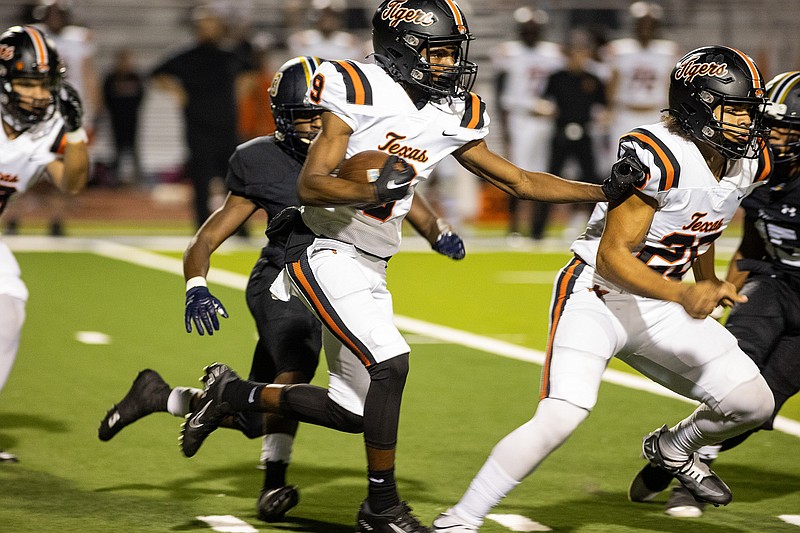 Tigers clinch outright district title | Texarkana Gazette