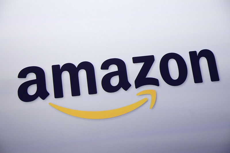 El logo de Amazon en una conferencia de prensa en Nueva York, el 28 de septiembre de 2011.  (AP Foto/Mark Lennihan)