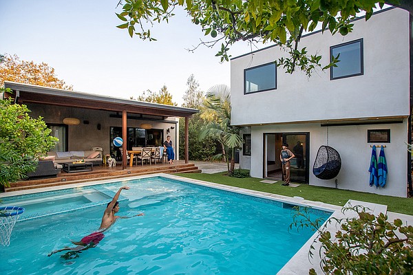 Multifunctional and mighty: Accessory dwelling unit fits an office, pool house, music room and gym into a tiny space - Vimarsana News