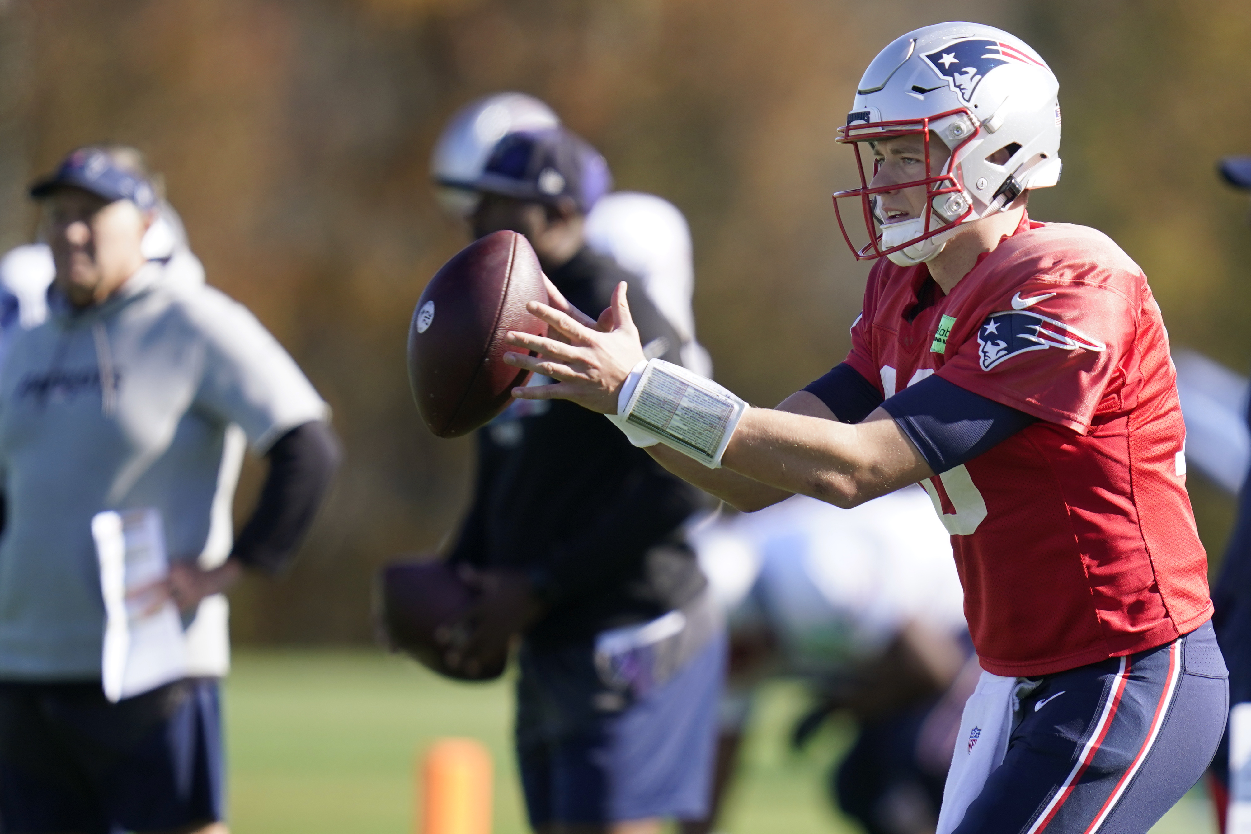 Mac Jones ensuring there's no Patriots QB competition with Bailey