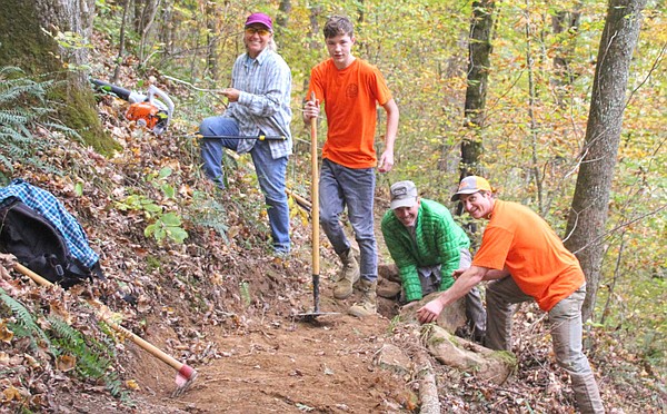 OPINION: These Arkansans labor (and laugh) over Ozark Highlands Trail so other hikers don't have to - Vimarsana News