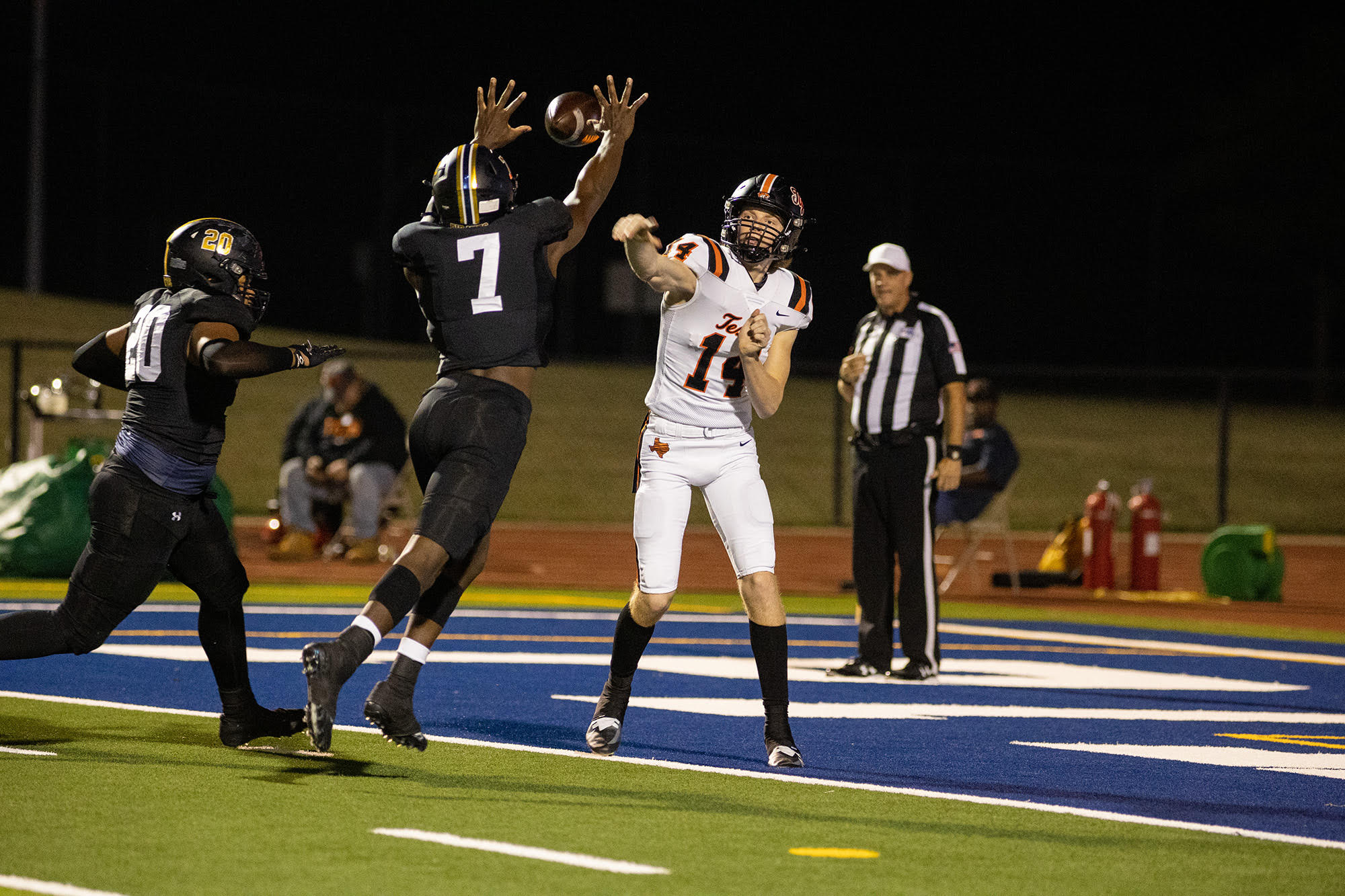 Texas High hosts Terrell for playoff opener - Vimarsana News